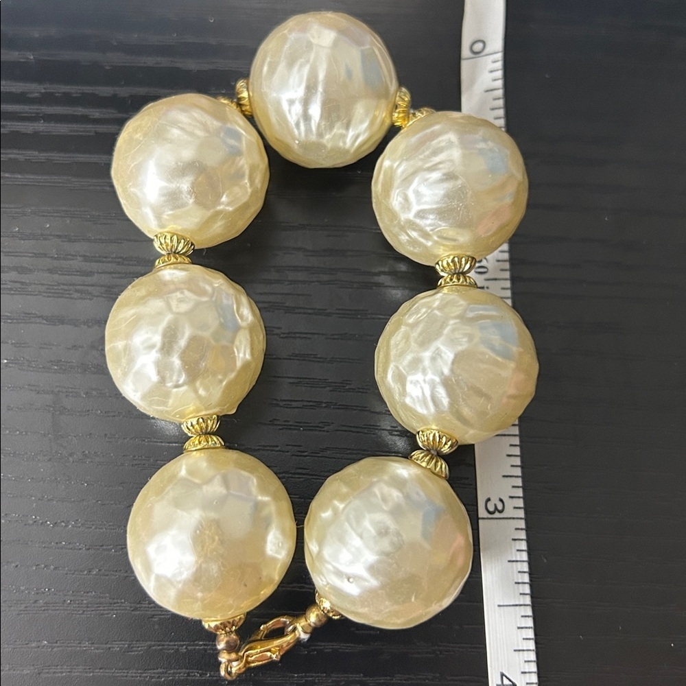 Elegant Gold &‎ Cream Bracelet Large Bobbles Elegant Fancy - Picture 5 of 5
